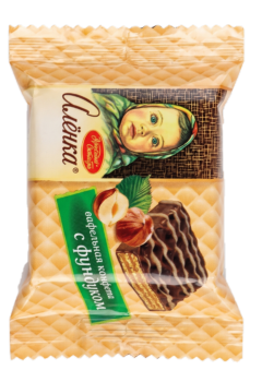 Конфета Аленка с фундуком